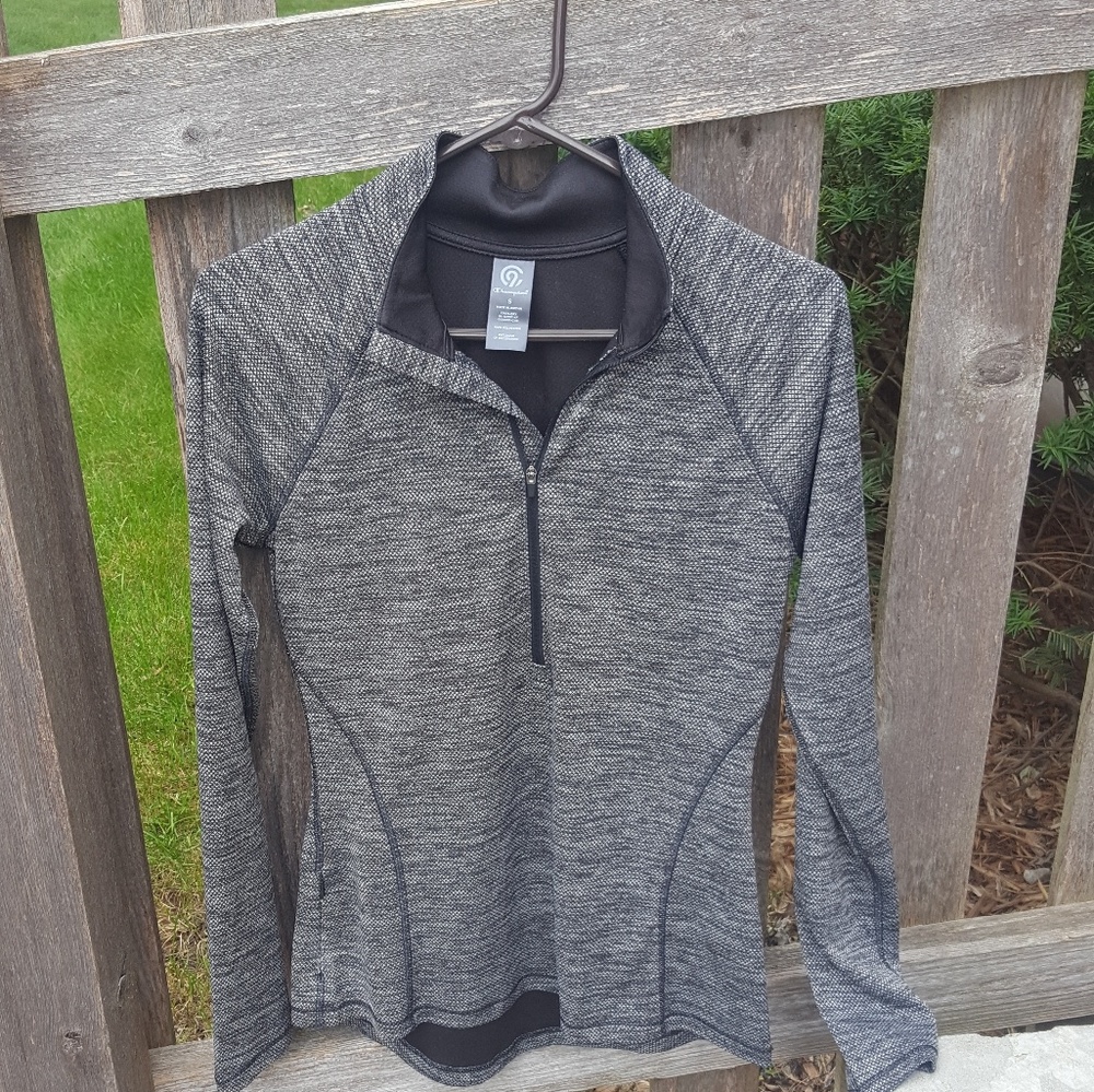 3/4 zip workout top